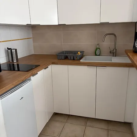 Apartment Louane 83 *