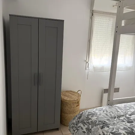 Louane 83 Apartment